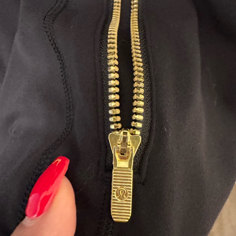 Lululemon black w/ gold zipper define jacket size 10 - Picture 6 of 7